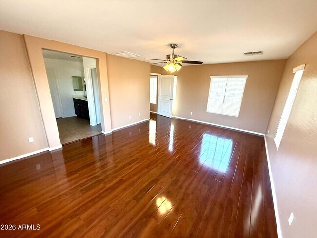 Building Photo - 8821 S 40th Dr