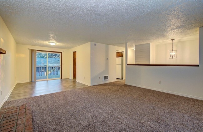 Building Photo - Coveted Cascade Park Area Split Entry Home