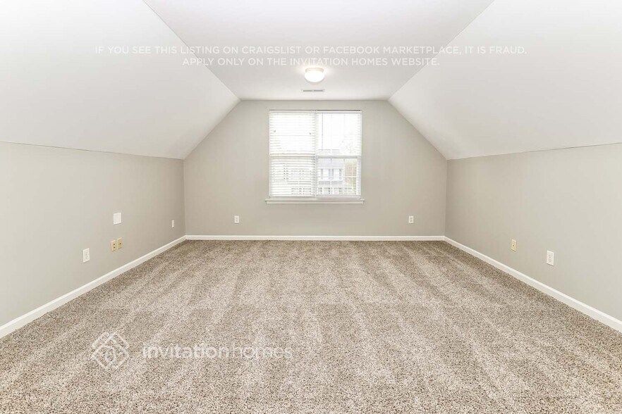 Building Photo - 2415 Pepperstone Dr