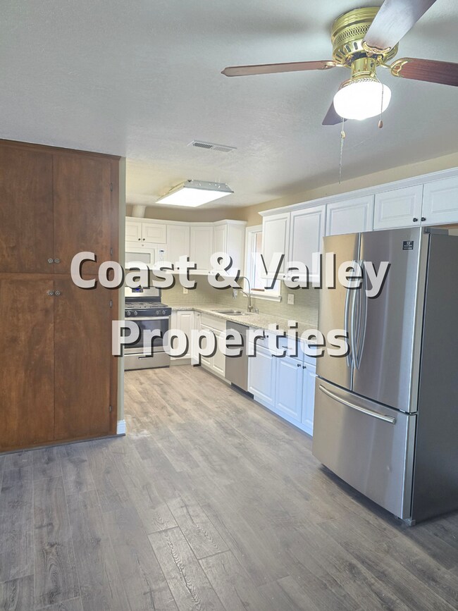 Building Photo - 319 Maple Ave