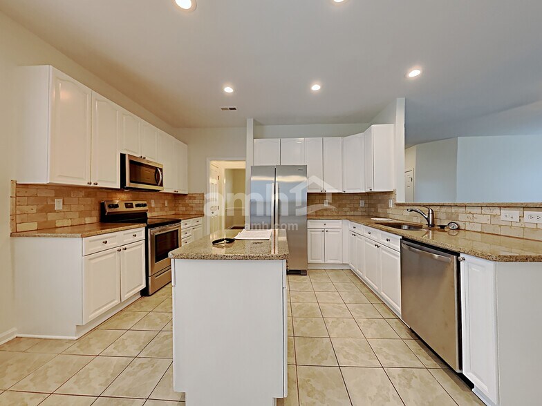 Building Photo - 10232 Meadow Crossing Ln