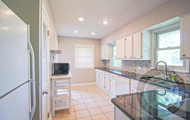 Move In Special $600.00 off the Deposit!!... - Move In Special  $600.00 off the Deposit!!...