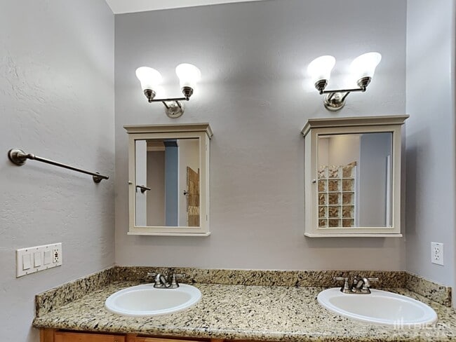Building Photo - 6147 W Oraibi Dr