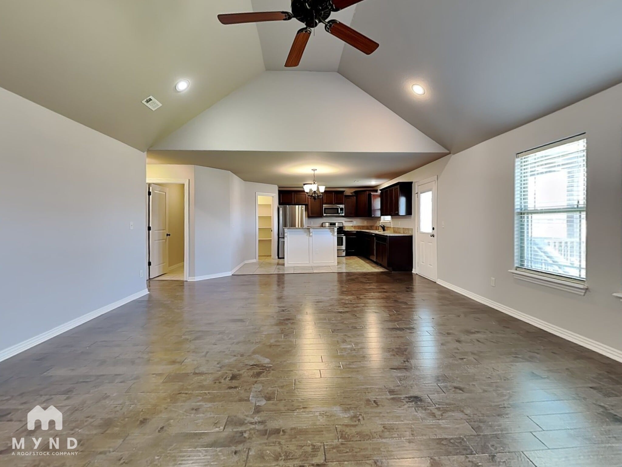 Building Photo - 1410 Abbey Ln