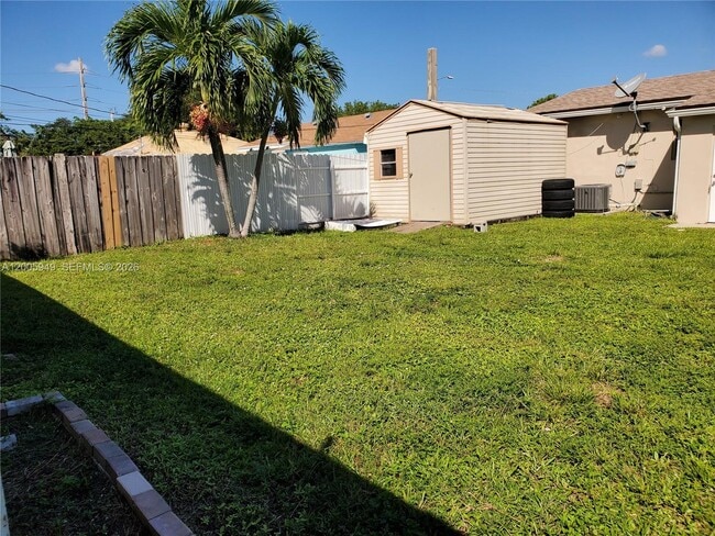 Building Photo - 2114 McKinley St