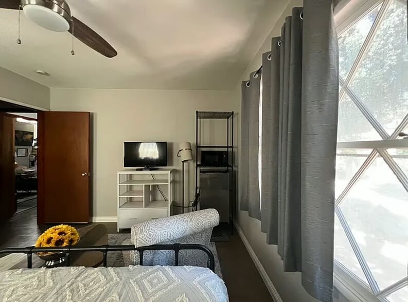 Building Photo - 13729 Philadelphia St