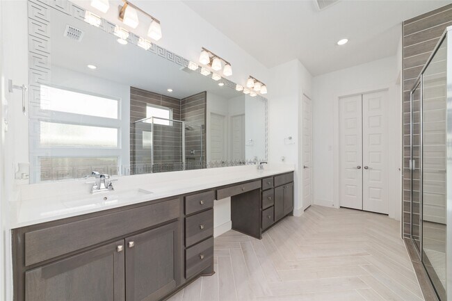 Building Photo - 32018 Crested Knl Ct