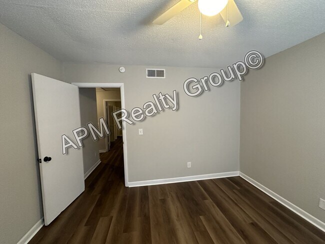 Building Photo - Cherry Hall Townhomes