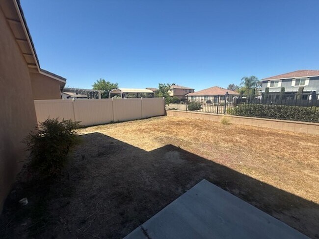 Building Photo - Like New- Home In Menifee!!!
