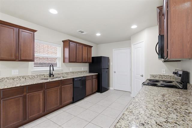 Building Photo - 230 Silver Leaf Dr