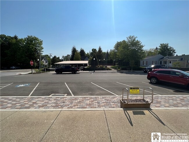 Building Photo - 106 Chautauqua Ave