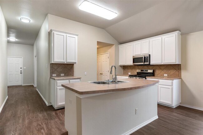 Building Photo - 4009 Veiled Falls Dr