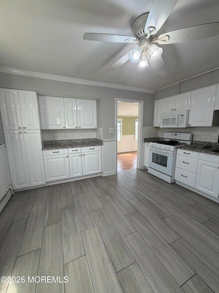 Building Photo - 3104 Sunset Ave