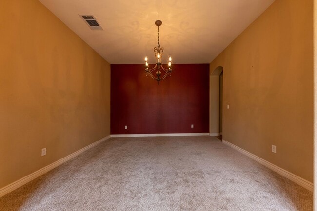 Building Photo - Beautiful 4 Bedroom 4 Bath House with Pool & Spa in Arroyo Vista