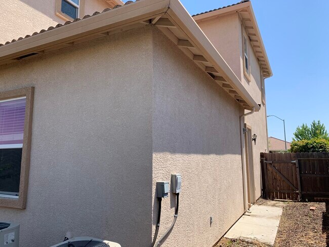 Building Photo - 4986 Webber Ct