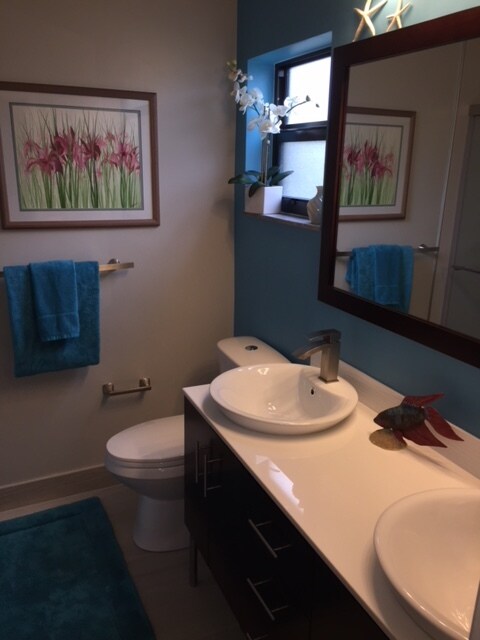 Building Photo - 381 SE 16th Ave