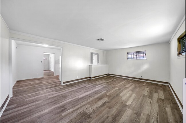 Building Photo - 3207 Florida St