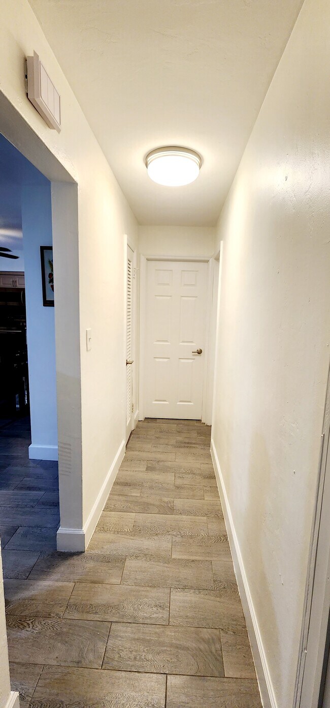 Building Photo - 1901 Wiley St