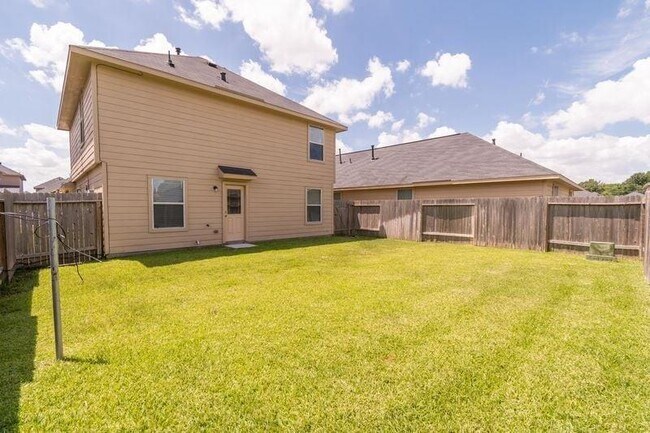 Building Photo - 2447 Peterborough Way