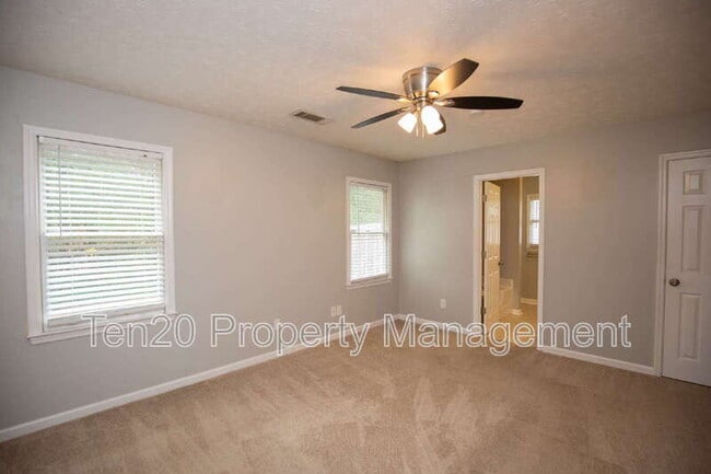 Building Photo - 776 Lee Rd 222