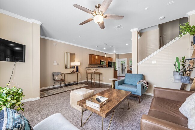 Building Photo - 305 Holleman Dr E