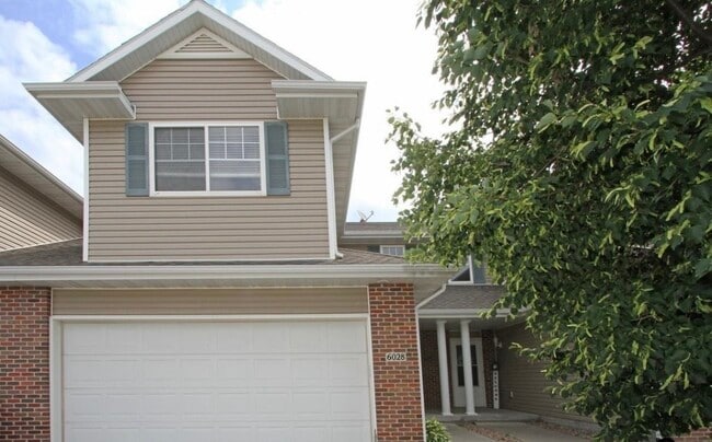 Building Photo - 6028 Glenbrook Ln