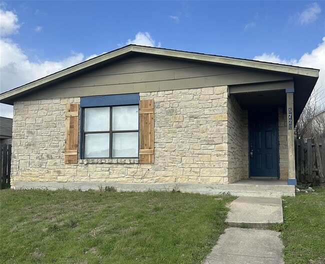 Primary Photo - 5720 Pinon Vista Dr