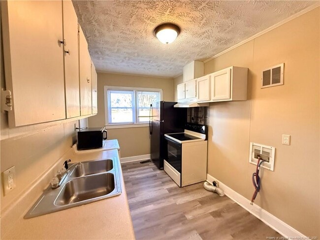 Building Photo - 1106 Clark St