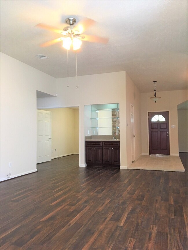 Building Photo - 3318 Kempwood Dr