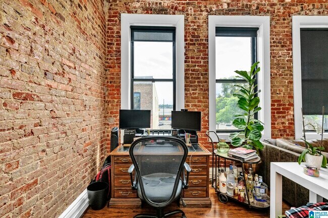 Building Photo - 2112 Morris Ave