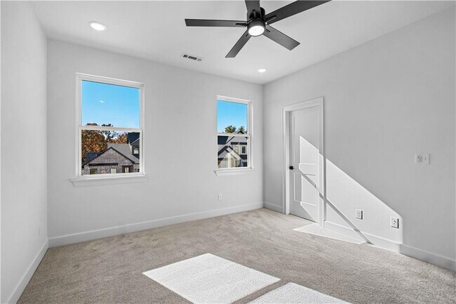 Building Photo - 1810 Peacock Rd