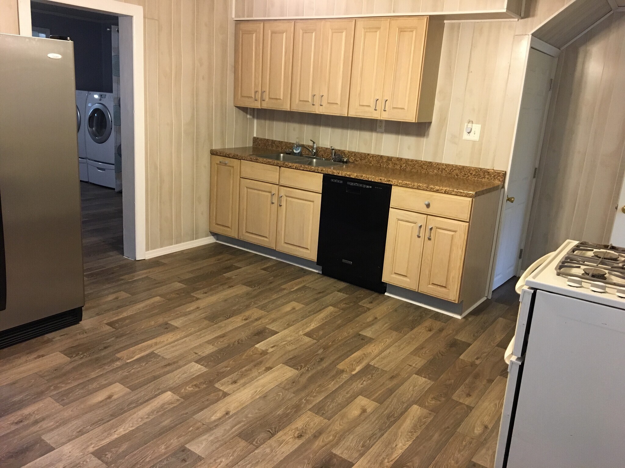 Building Photo - 1120 5th Avenue