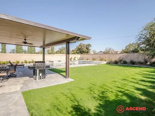 Building Photo - Stunning Home Near Frontier Highschool!