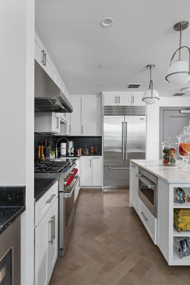 Building Photo - 1616 West End Ave