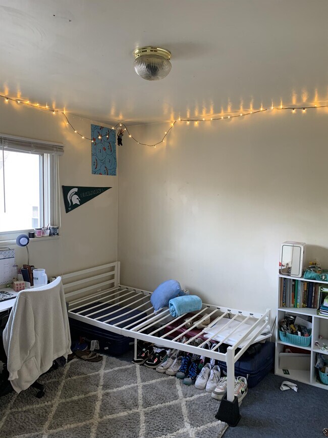 Building Photo - 606 Spartan Ave