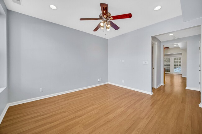 Building Photo - 2257 W Fullerton Ave