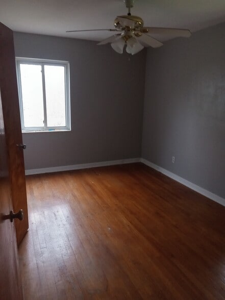 Building Photo - 107 Weedon Dr