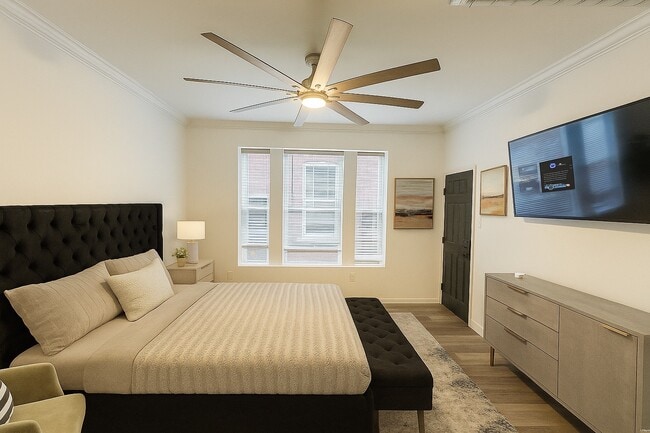 Building Photo - 4511 Red Bud Ave