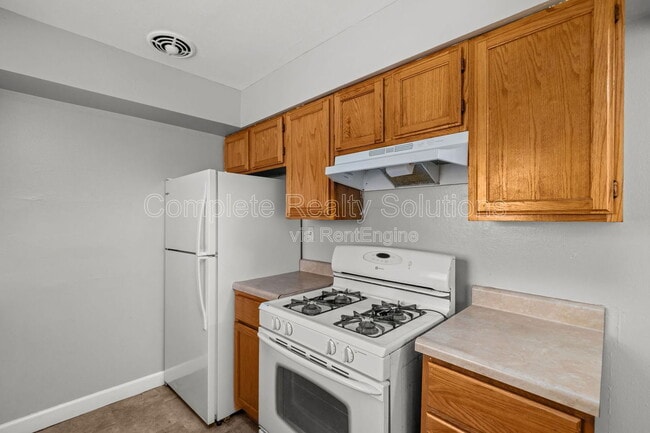 Building Photo - 10116 Crown Point Dr