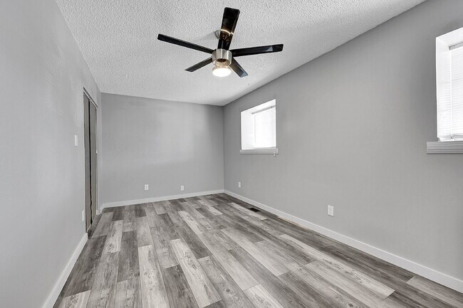 Building Photo - $2,295 - 4 Bed, 2 Bath Home in CO Springs ...