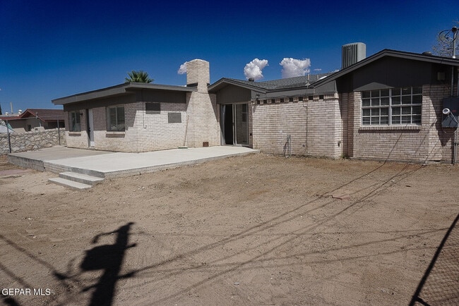 Building Photo - 3311 Drumond Rd