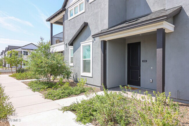 Building Photo - 11300 N Casa Dega Dr