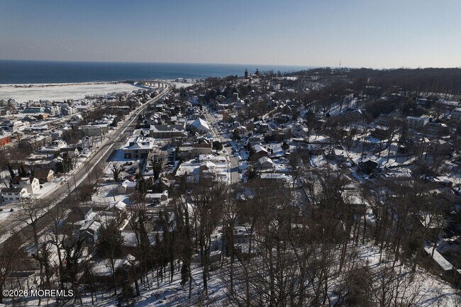 Building Photo - 94 Valley Ave