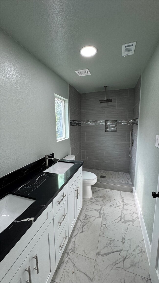 Building Photo - 169 S 10th St