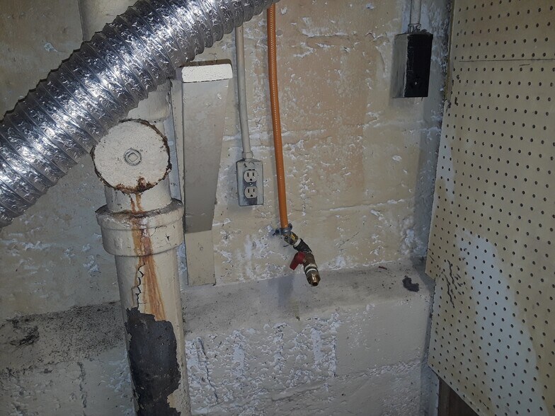 Washer and Dryer hookups in Basement - 4563 S 1st St