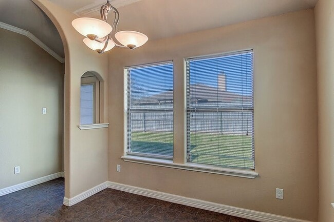 Building Photo - 6824 Fox Tail Dr