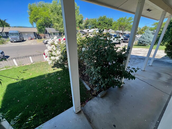 Building Photo - 2570 Aztec Ave
