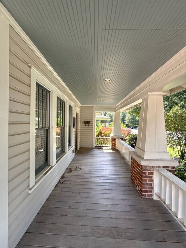 Building Photo - Wesley Heights