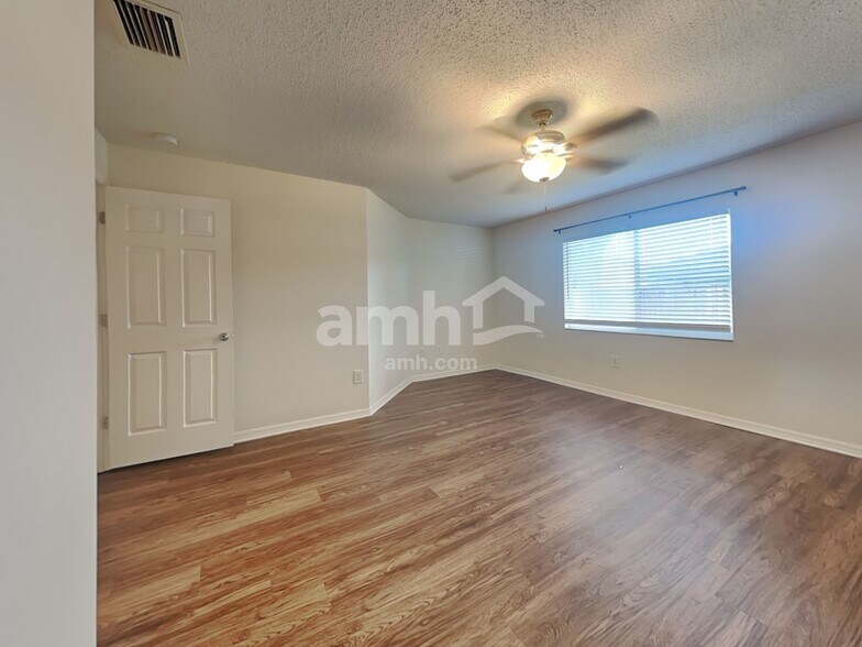 Building Photo - 4334 Country Hills Blvd