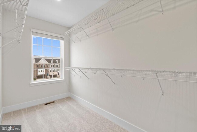 Building Photo - 502 Downswing Rd